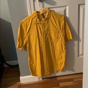 H&M yellow button up